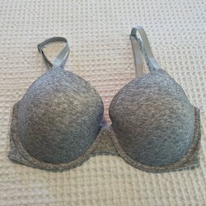Victorias Secret PINK Wear Everywhere T-Shirt Bra Size 34DD in Heather Gray.